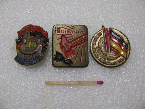 Знаки. ГДР. 1953г., 1954г., 1959г. (тяжёлые). цена за 1 шт.