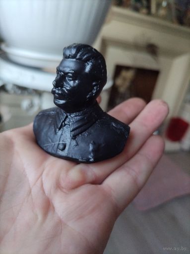 Бюст Сталин