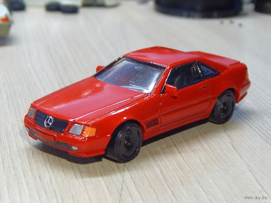 Mercedes-Benz 500 SL Maisto Custom 1/60