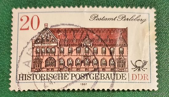 ГДР 1987. Здание Почтамта в городе Перлеберг