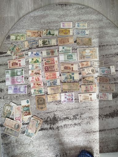 Большой лот различных банкнот+ бонус,с рубля