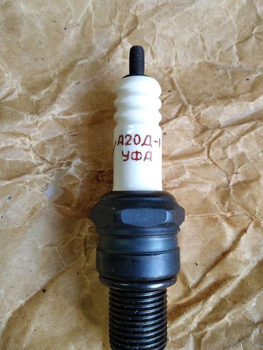 Свеча зажигания А-20 для автомобиля Москвич