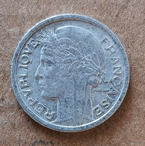 Франция 1 франк, 1947 г., отметка мд: "B" - Бомон-ле-Роже, КМ# 885а