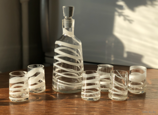 Графин и рюмки цветное стекло