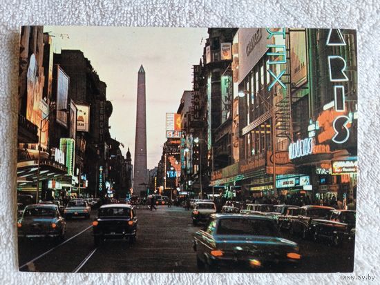 Аргентина, Буэнос--Айрес. Авда. Поток