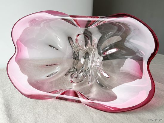 Ваза для фруктов цветное стекло Чехия высота 16см ширина 30х19см