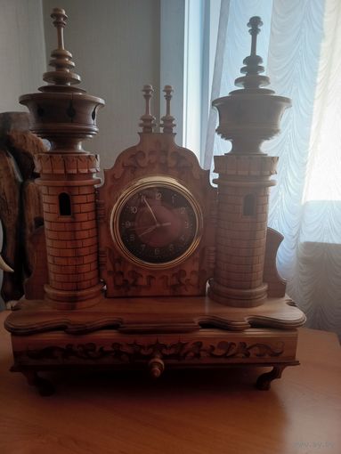 ЧАСЫ НАСТОЛЬНЫЕ РУЧНАЯ РАБОТА ПО ДЕРЕВУ .