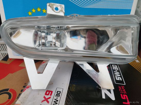 Фара противотуманная Пежо 406 правая 2000гв