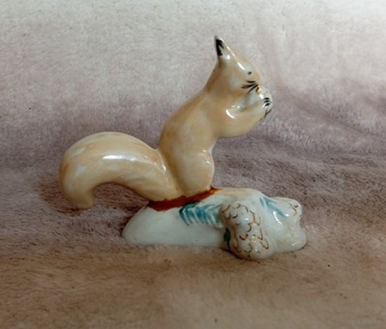 Белочка с шишками ( Барановка )