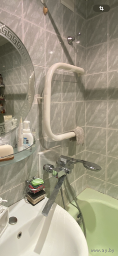 Смеситель с длинным поворотным изливом