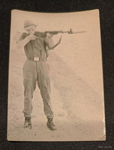 Фото. Солдат. Автомат.