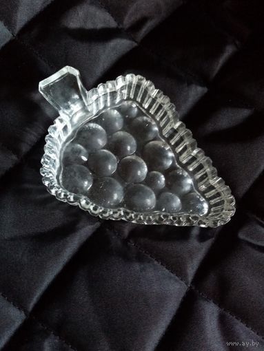 Тарелочка сервировочная Икорница СССР Гроздь винограда виноградная