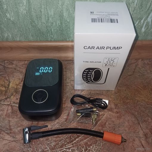 Компрессор аккумуляторный,в комплекте есть насадки и переходники + кабель для зарядки ,можно использовать как повербанк и фонарь.