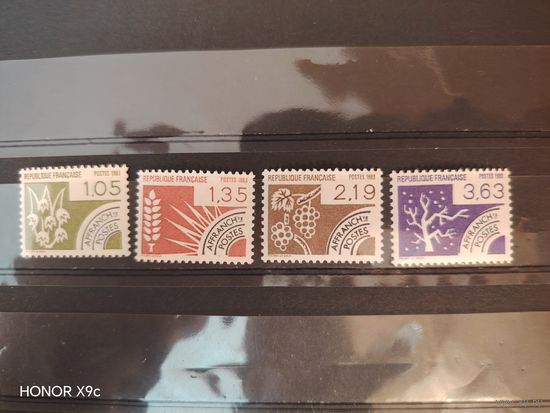 Полная серия Франция Ми 2376-2379
