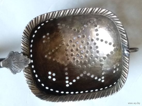 Старинное ситечко для чая с деревянной ручкой,серебрение,патина.Конец 19-го начало 20-го века.