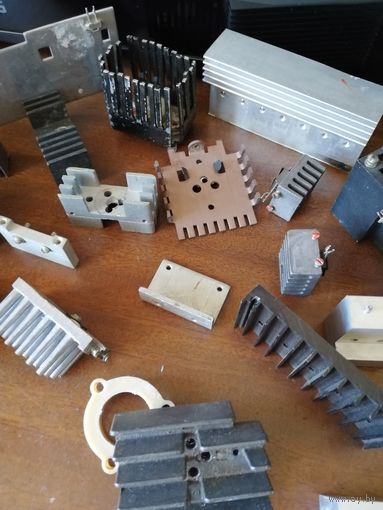 Радиаторы разнообразные, под транзисторы, диоды, микросхемы