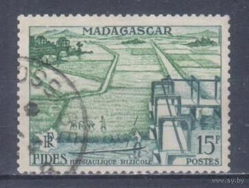 [280] Французские колонии. Мадагаскар 1956. Орошение земель. Гашеная марка.