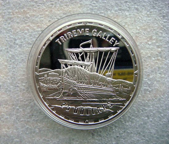 25 долларов 2005 Соломоновы острова. "Корабли. Трирема". Серебро 999.