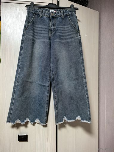 Кюлоты джинсыовые Futurino, р.146. Новые