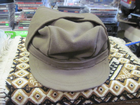 Кепи на 57 размер.