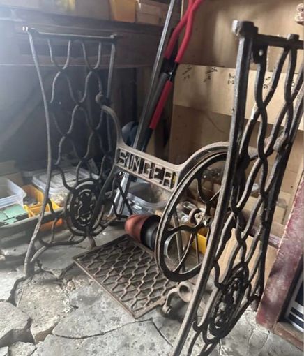 Чугунная станина для швейной машинки Singer