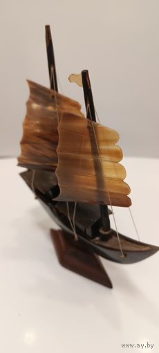 Модель Корабля из рога
