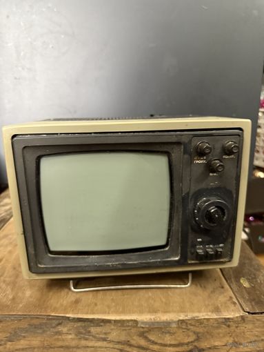 Телевизор шилялис