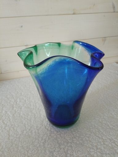 Ваза гутное стекло. Завод Неман.
