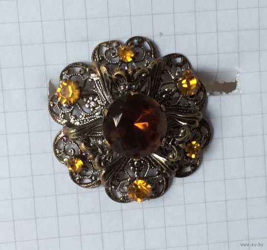 Брошь(брошка) ЧССР винтажная с медово-янтарными камнями