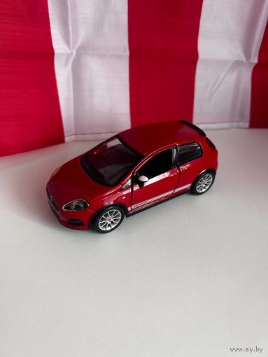 Модель автомобиля Fiat Grande Punto Abarth 1:32