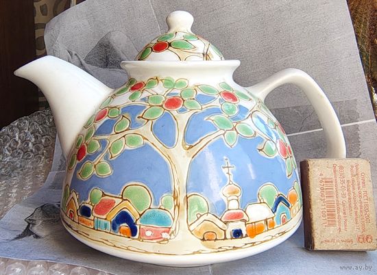 Керамический чайник ручной работы с рельефным декорированием. 925 мл