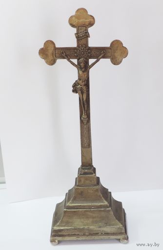 Крест настольный католический 50-60- годы Европа. Высота 24 см. Металл - шпиатр.