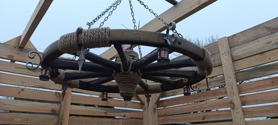 Светильник из старинного колеса