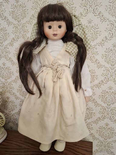 Фарфоровая кукла Kein spielzeug nur zur dekoration 80-е годы, Германия. Высота 40