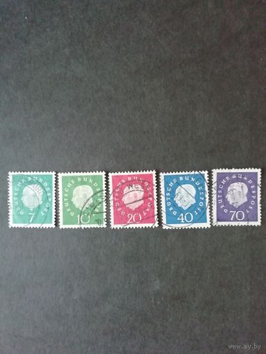 ФРГ 1959 Серия из пяти марок стандарта "Президент ФРГ Теодор Хойс" (гашеные без клея) Mi. 302-306 каталог 3.00 евро
