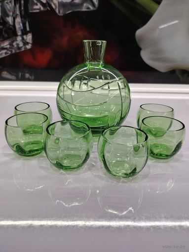 С 1 рубля!!! Винтажный графин - Штоф со стопками. "Футбольный Мяч". Все предметы-неваляшки! СССР. 1960-е. Нет пробки и имеется небольшой скол на горлышке.