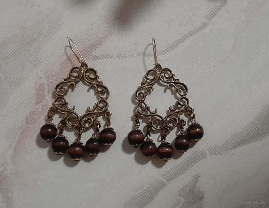 Серьги с подвесками из дерева