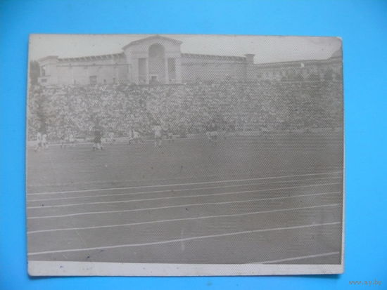 Фото из семейного альбома, Минск. Стадион "Динамо". Центральная трибуна, ~1950-60 гг. (спорт, футбол).