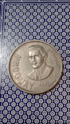 Уругвай 10 песо 1981