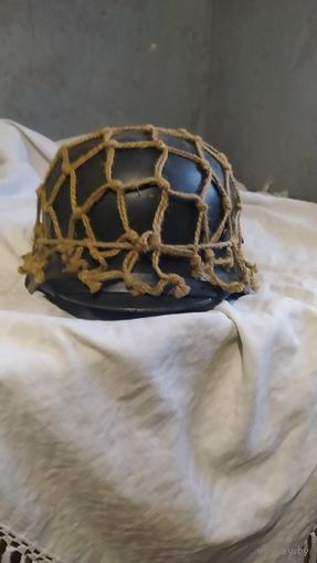 Шлем м 40 верх варен есть не ровности, но на полку в самый раз где варен там есть шпакля