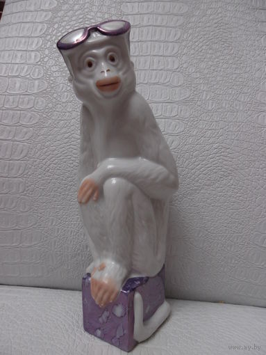 ОБЕЗЬЯНА И ОЧКИ.21 СМ.КЛЕЙМО.ОТЛИЧНОЕ СОСТОЯНИЕ.