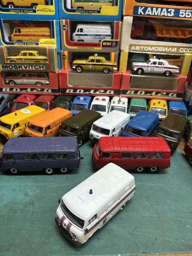 УАЗ-452 (с 1985 года УАЗ-3741) МЧС пожарный, кузов со всеми "глухими" боковыми стеклами за водительским рядом, зеркала заднего вида, ручки дверей отдельными деталями, металл, Тантал, Агат, Саратов