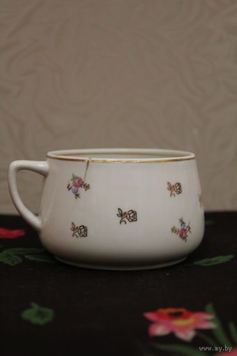 Не частая чашка  с дефектом ВЕРБИЛКИ 50-60 е года