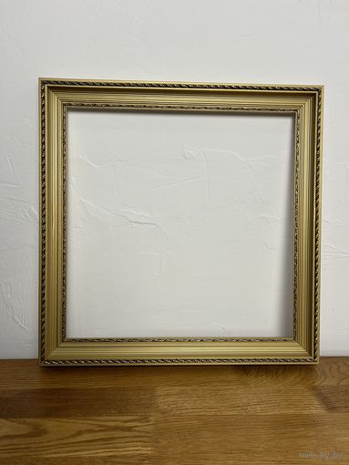 Рама из деревянного багета 40х40 см по подрамнику