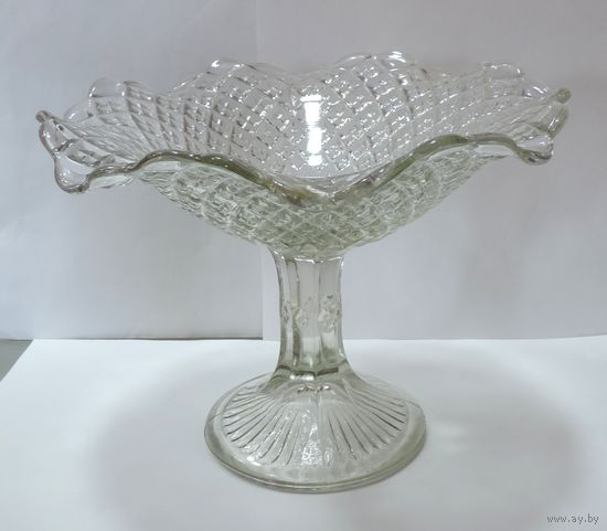 Ваза 50-60-е годы СССР (Неман). Высота 14 см. Диаметр 18 см. Редкая!