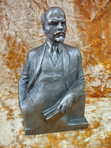 Бюст Ленин с книгой, силумин. СССР