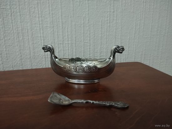 Винтажная солонка, корабль викингов, серебрение, с ложечкой.