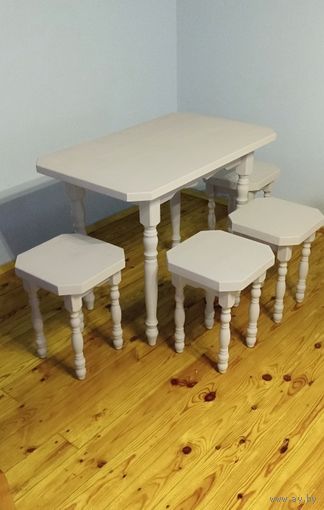 Стол кухонный и 4 табурета (обеденная группа)