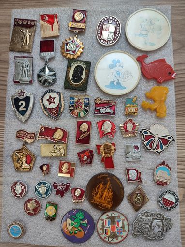 Значки на выбор.  Распродажа.