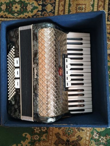 Аккордеон Weltmeister 1957 или 1958 года выпуска